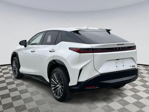2023 Lexus RZ 450e Luxury