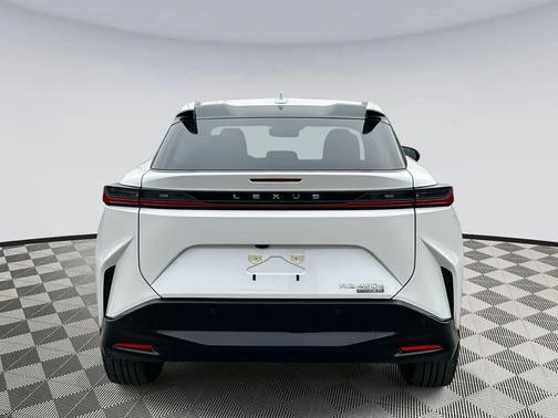2023 Lexus RZ 450e Luxury