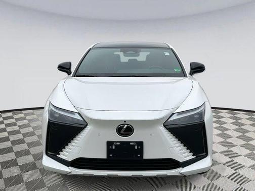 2023 Lexus RZ 450e Luxury