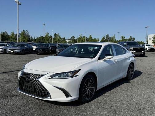 2022 Lexus ES 350 Base