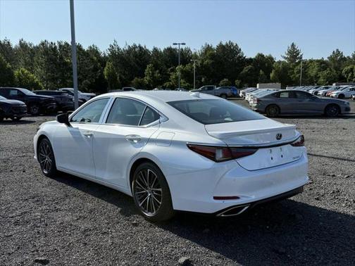 2022 Lexus ES 350 Base