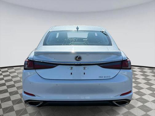 2022 Lexus ES 350 Base