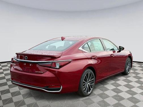 2025 Lexus ES 300h Premium