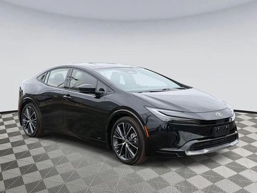 2025 Toyota Prius XLE