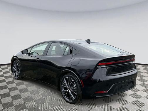 2025 Toyota Prius XLE