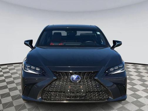 2022 Lexus ES 300h F SPORT