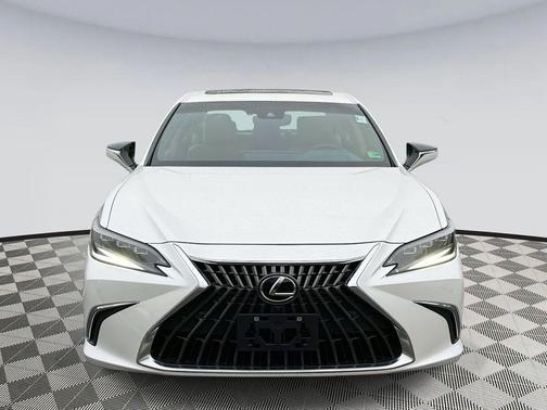2024 Lexus ES 300h Ultra Luxury
