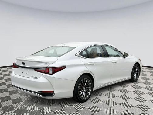 2024 Lexus ES 300h Ultra Luxury