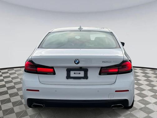2022 BMW 530 i