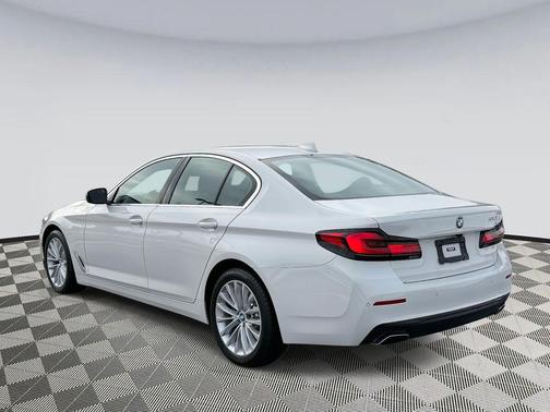 2022 BMW 530 i