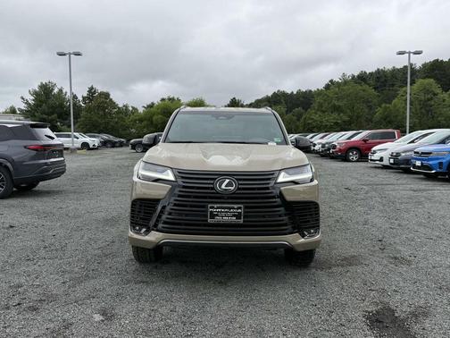 2025 Lexus LX 700h Overtrail