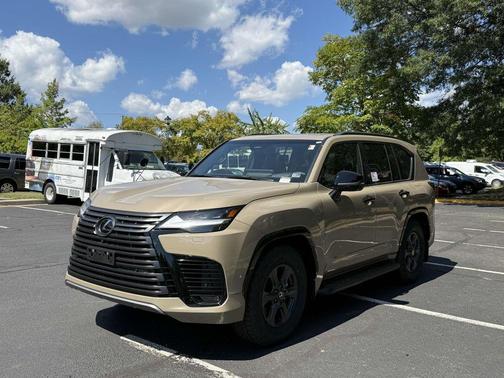2025 Lexus LX 700h Overtrail