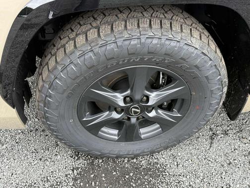 2025 Lexus LX 700h Overtrail