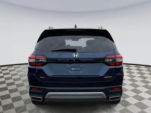 2024 Honda Pilot Touring 8-Passenger