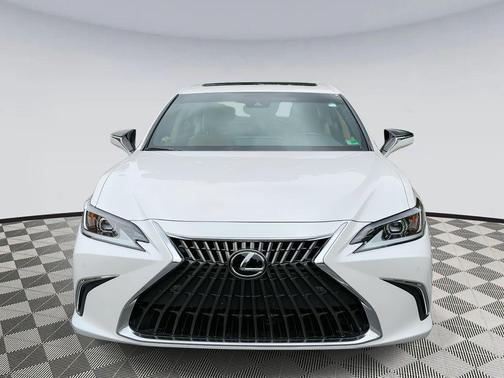 2025 Lexus ES 300h F SPORT Design