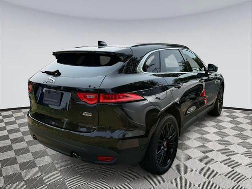 2019 Jaguar F-PACE 25t Premium