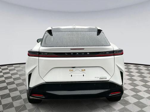 2023 Lexus RZ 450e Luxury