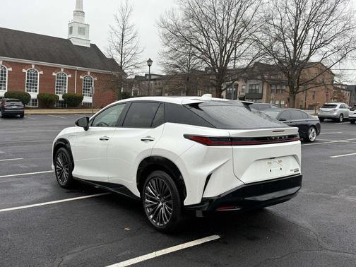 2023 Lexus RZ 450e Luxury