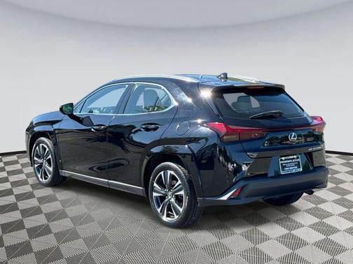 Obsidian 2023 Lexus UX 250h Base