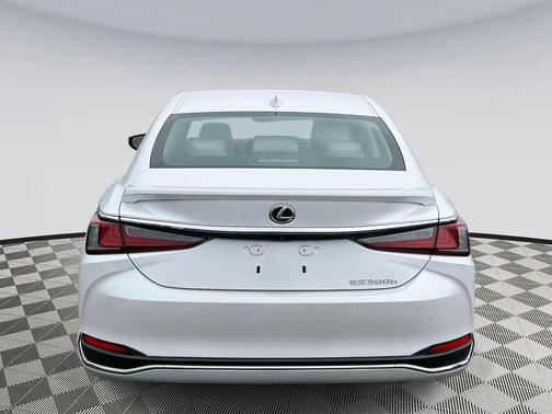 2024 Lexus ES 300h Premium