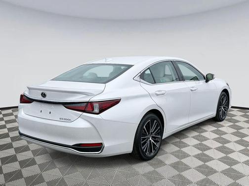 2024 Lexus ES 300h Premium
