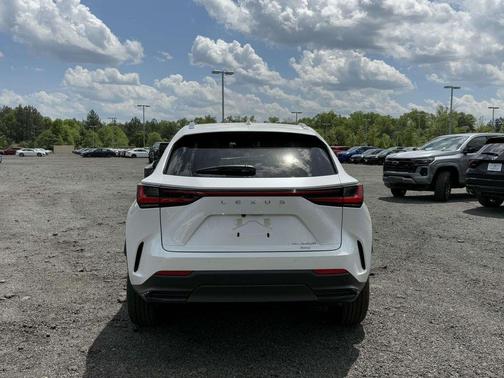 2025 Lexus NX 350h Premium