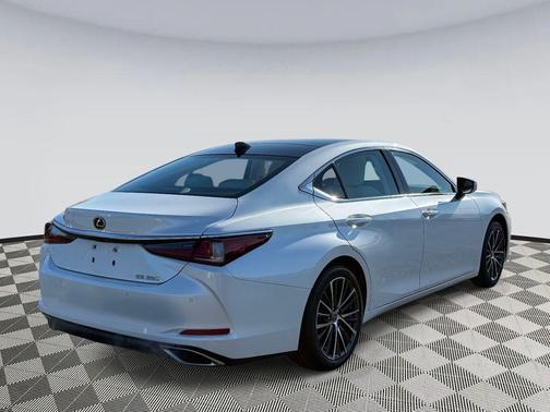 2022 Lexus ES 350 Base