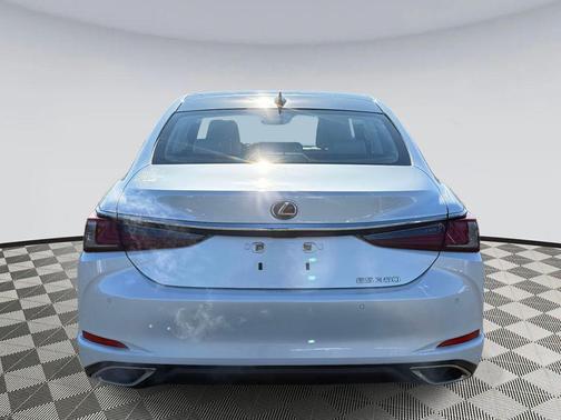 2022 Lexus ES 350 Base