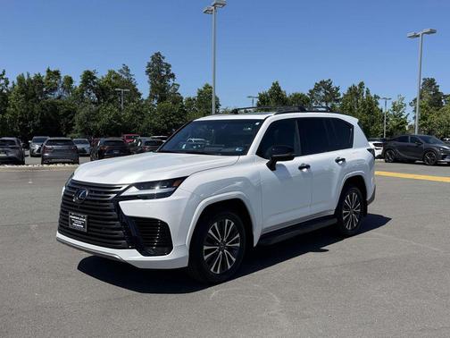 Eminent White Pearl 2023 Lexus LX 600 Premium