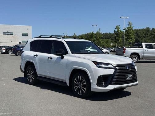 Eminent White Pearl 2023 Lexus LX 600 Premium
