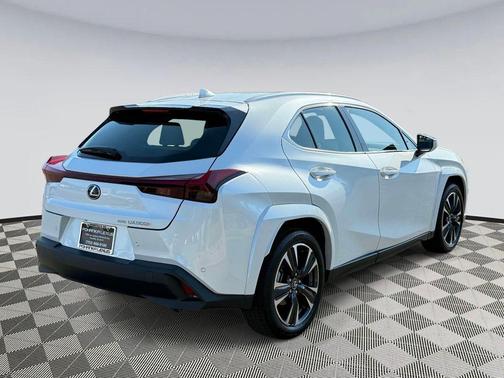 Eminent White Pearl 2025 Lexus UX 300h Premium