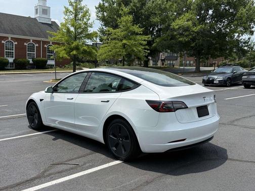 Pearl White Multi-Coat 2022 Tesla Model 3 Standard Range