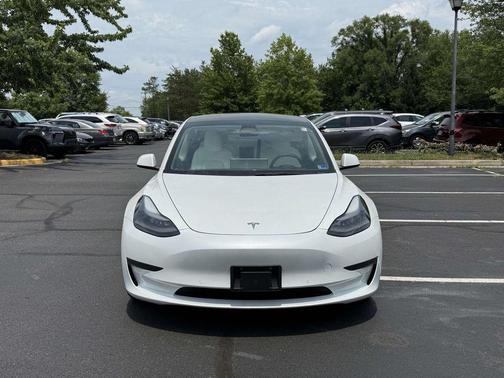 Pearl White Multi-Coat 2022 Tesla Model 3 Standard Range