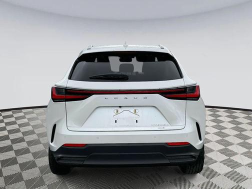2024 Lexus NX 450h+ Luxury