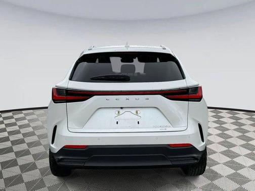 2024 Lexus NX 450h+ Luxury