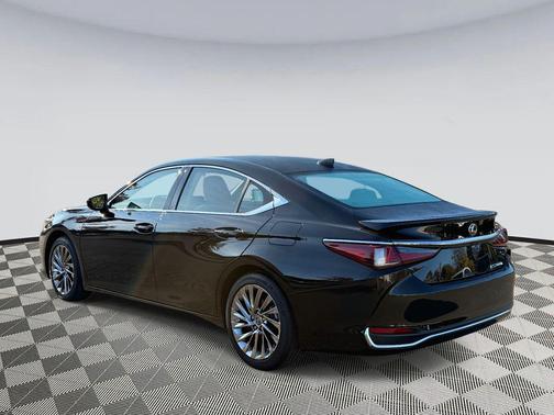 2024 Lexus ES 300h Luxury