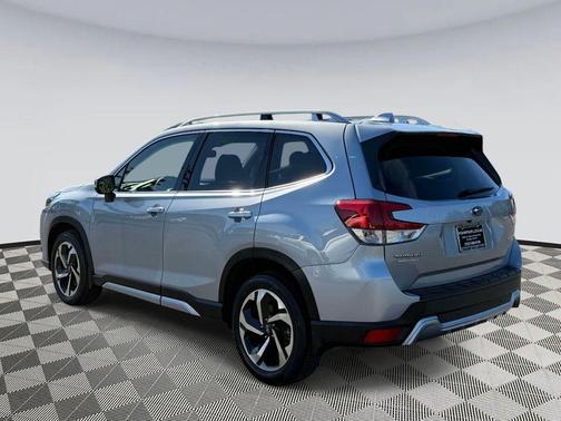 Ice Silver Metallic 2023 Subaru Forester Touring