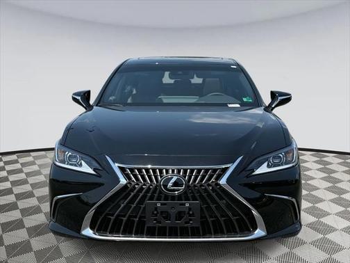 2025 Lexus ES 300h Base