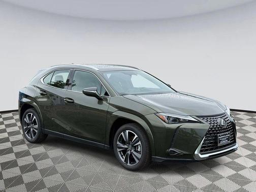 Nori Green Pearl 2025 Lexus UX 300h Premium