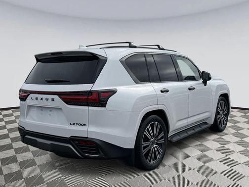 2026 Lexus LX 700h Luxury