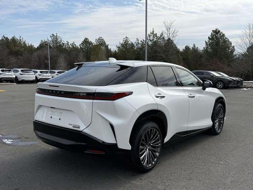 2023 Lexus RZ 450e Luxury