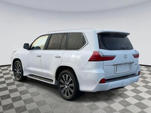 2021 Lexus LX 570 Three-Row