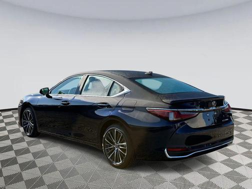 2025 Lexus ES 300h Premium