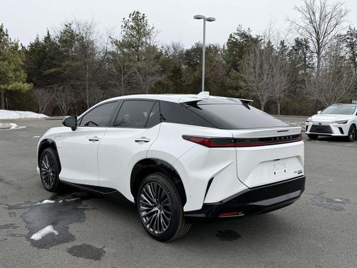 2023 Lexus RZ 450e Luxury