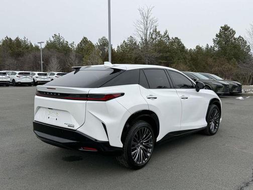 2023 Lexus RZ 450e Luxury