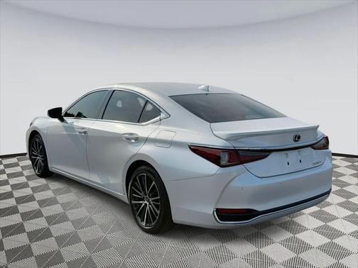 2023 Lexus ES 300h Premium