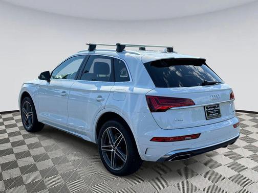 Glacier White Metallic 2025 Audi Q5 55 S line Premium Plus