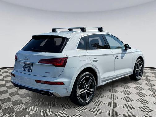 Glacier White Metallic 2025 Audi Q5 55 S line Premium Plus