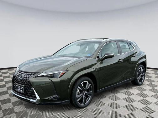 Nori Green Pearl 2025 Lexus UX 300h Premium