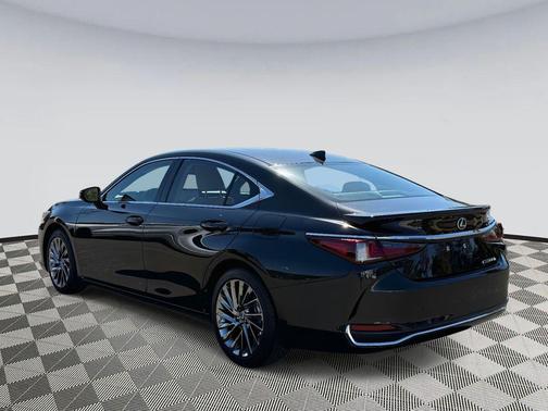2025 Lexus ES 300h Luxury